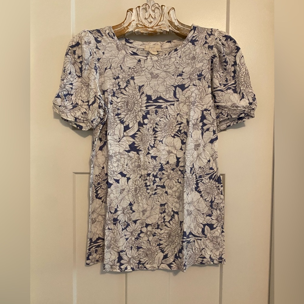 Cupio Blue and White Floral Short Sleeve Top